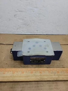 Qty: 1 NEW Rexroth modular one-way throttle valve R900517812 Z2FS10-5-35/V - Picture 1 of 4
