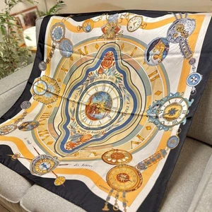 Hermes Parmi Les Fleurs Je Compte Les Heures Carre 90 Seidentuch mit Karton gebraucht. - Bild 1 von 8