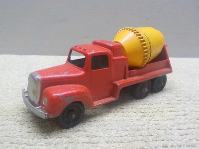 Camión de cemento Tootsietoy vintage P-10290 fundido a presión rojo/amarillo Foto 1 de 4
