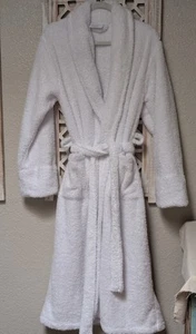 Bath & Body Works White Fluffy Spa Robe Bathrobe Sz S/M - Picture 1 of 10