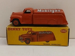Dinky Toys 440 Studebaker Tanker "Mobilgas" Originalverpackt - Bild 1 von 11
