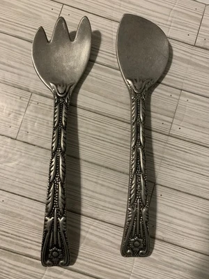 Juego de servir ensalada Wilton Armetale tenedor cuchara metal fundido florales asas con cuentas Foto 1 de 4
