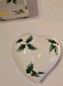 Mikasa Trinket Jewelry Box Ribbon Holly Heart Bone China Large Gold Rim Lid NIB - Picture 1 of 7