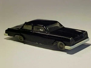 Chrysler 300G 1961 de 2,8 pulgadas plástico como nuevo ¡juguete suelto de 60 años! - Imagen 1 de 6