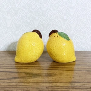 Juego de agitadores de sal y pimienta de limón figura amarilla cerámica - Imagen 1 de 7