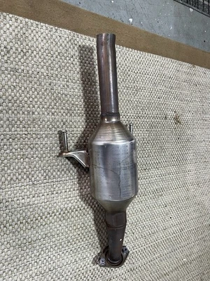 Ressonador de estoque hatchback Toyota Corolla E210 - Imagem 1 de 2