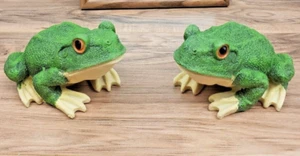 2Pcs Large Resin Frogs Decor Frogs Figurine for Pot Adornment Decor Landscape - Picture 1 of 9