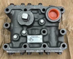 Directional Control Valve Rockford 8C-11580 Komatsu 148889H3 4820002310032 - Picture 1 of 8