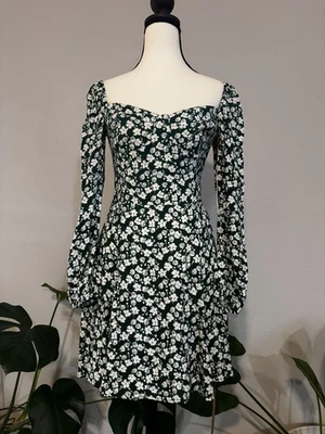 NWT Reformation Mochi Dress Green Floral Long Sleeve Sweetheart Neckline Size 4 - Image 1 of 4