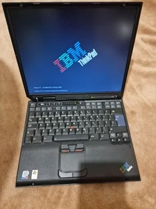 Vtg IBM ThinkPad T30 Pentium 4 M 2GHz 14" type 2366 Laptop Bios Tested No HDD - Picture 1 of 18