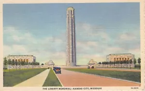 Postal MO: Liberty Memorial, Kansas City, Missouri, lino vintage, publicado 1945 - Imagen 1 de 2