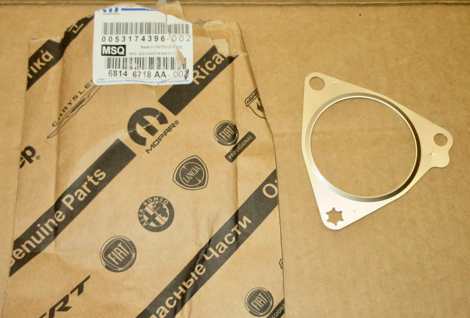 Junta de saída de escape Mopar 68146718AA 2014-2023 RAM 1500, Jeep, fabricante de equipamento original - Imagem 1 de 1