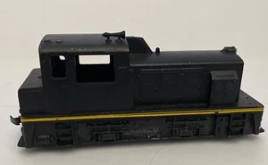 Tyco HO Scale Switcher Diesel Locomotive - Picture 1 of 7