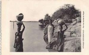 Niger - ETHNIC NUDE - Water carriers on the banks of the Niger River - Publ. Lab - Picture 1 of 2