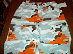 NWT - URBAN EXPRESS - ORANGE CAMOFLAGUE - LADIES - CROP PANTS - SIZE 40 - Picture 1 of 2