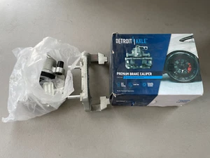 2008 - 2013 BMW 328i Front Brake Caliper Pair Detroit Axle - Picture 1 of 4