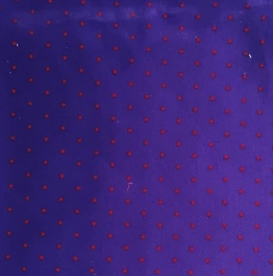 Tela de costura púrpura con lunares rojos para prendas/ropas de vestir poliéster sedoso - 1 7/8 yardas Foto 1 de 4
