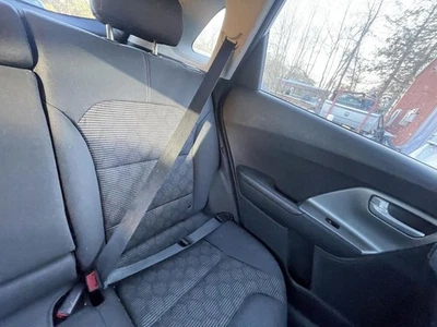 17-22 KIA NIRO CINTURÓN DE SEGURIDAD TRASERO IZQUIERDO SEGUNDO RAW NEGRO TC:WK 1.6L AT FWD 90K LX 64831 Foto 1 de 4