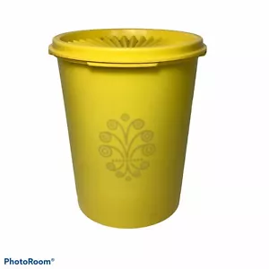 Tupperware Servalier Canister Container 811 with Lid 812 Yellow 6x5 Vintage - Picture 1 of 6