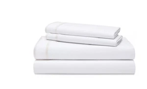 Juego de sábanas Ralph Lauren Spencer borde satén reina 4 piezas crema y blanco precio de venta sugerido por el fabricante 170 USD - Imagen 1 de 4