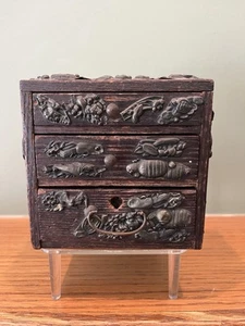 Antique Japanese Menuki Adorned Box Signed - Picture 1 of 13