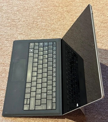 Tablet Microsoft Surface Pro 3 schwarz, 12" Monitor, Core i5, 4 GB, für Bastler? - Bild 1 von 4