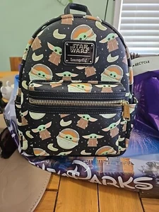 DISNEY STAR WARS LOUNGEFLY MANDALORIAN GROGU BACKPACK NWT - Picture 1 of 3