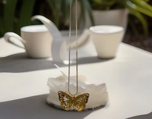 Vintage Signed Trifari 3 D Layer Butterfly Gold-Tone Necklace 18” - Picture 1 of 5