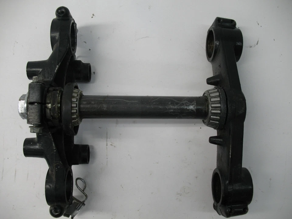 1979 KAWASAKI KZ1000 STEERING STEM - Image 1 of 4