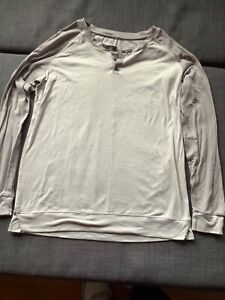 Lululemon Runamuck Henley Womens Gray Stripes Long Sleeve Run Shirt Size: 6