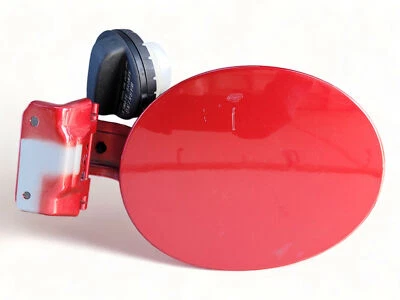 Крышка двери топливного бака Mazda MX-5 16-23 Miata красная, D008, от оригинального производителя, 2016, 2017, 2018 - Изображение 1 из 4