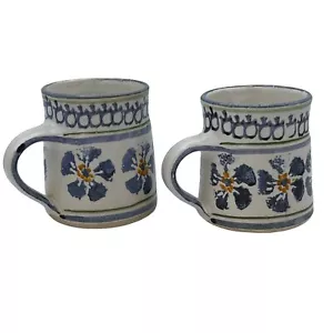 Studio Kunst Keramik Becher Tasse blau Blumen orange grün Akzent signiert 2er Set - Bild 1 von 8