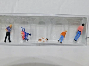 Figuras de salida familiar Preiser 10721 1/87 HO NUEVAS EN CAJA - Imagen 1 de 4
