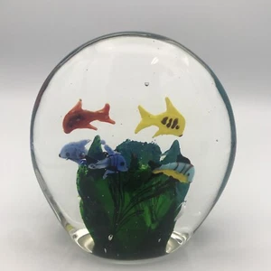 LARGE ART GLASS FISH AQUARIUM PAPER WEIGHT - Picture 1 of 9