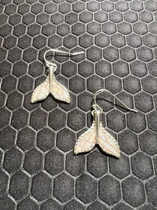 Whale Tail Earrings with White Abalone Stone and Pink 18K White Gold Plated - Picture 1 of 1