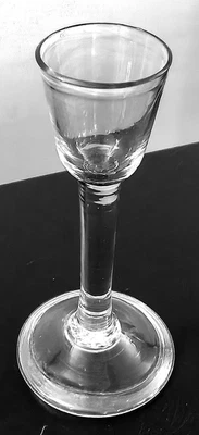 ANTIQUE IRISH CORDIAL GLASS c.1740 - Image 1 of 4