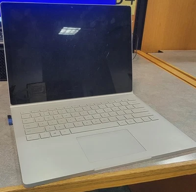 Microsoft Surface Book 2, Ladegerät inklusive (BESCHREIBUNG LESEN) - Bild 1 von 4