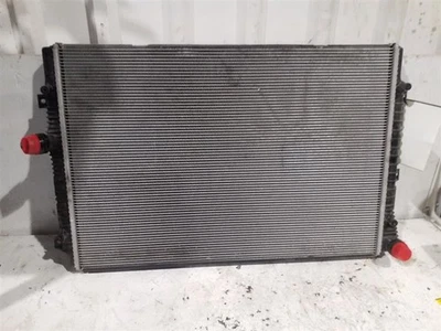 Volkswagen Jetta 2012-2018 sedán radiador 1,8 L para modelos base con motor de gasolina Foto 1 de 4