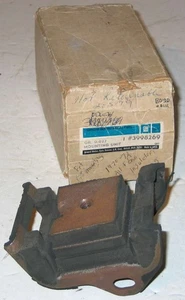 1970-1972 Camaro Firebird 6cyl NOS motor mount 3998269 - Picture 1 of 1