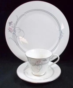 Royal Doulton Allegro Lot of Dinner Plate with Cup and Saucer Set H5109 - Picture 1 of 7