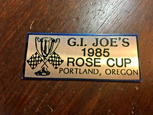G.I. 1985 Etiqueta de tablero de metal Joe's Rose Cup Race PIR Portland Rose Festival - Imagen 1 de 3