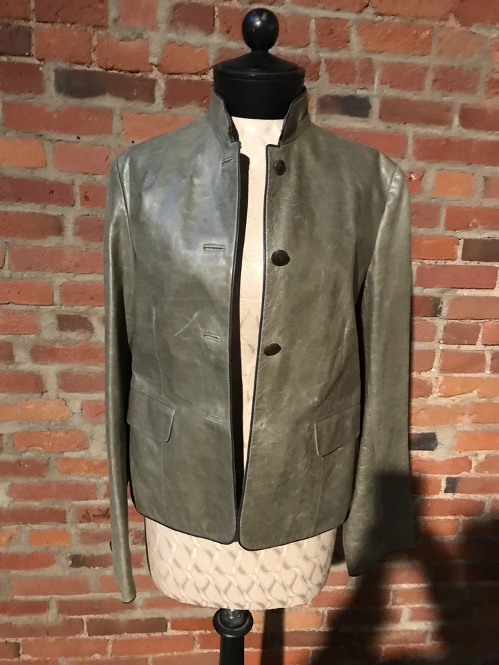 Chaqueta corta de cuero verde cuello Nehru de Paul Smith para dama 42 6 Foto 1 de 4