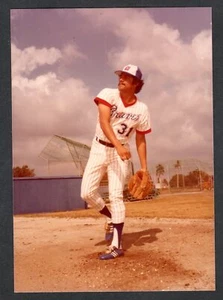 Max Maximino Leon BRAVES UNSIGNED 3-1/2 x 4-7/8 ORIGINAL COLOR SNAPSHOT PHOTO #2 - Picture 1 of 1