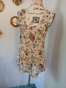 Größe Large BKE Botique Damen Freizeit Tank Top Blumen Spitze Rosen ausgestellter Saum  - Bild 1 von 9