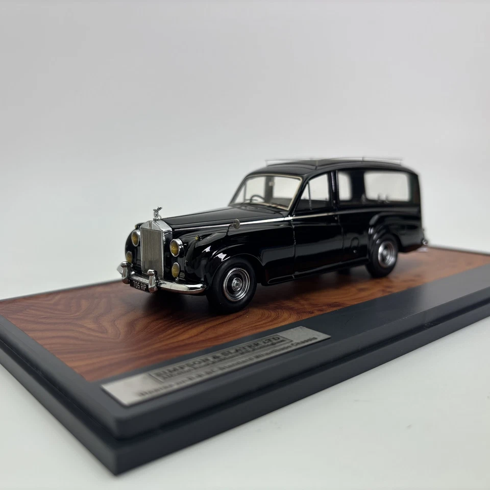 Matrix 1/43 Rolls-Royce HEARSE R-R Sc Standard Wheelbase Chassis Resin Car Model - Image 1 of 4