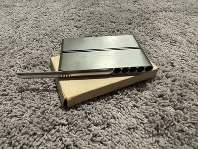 MÁQUINA ART DECO AGE ALUMINIO AIRLITE ESTUCHE DE CIGARRILLOS KEM WEBER STREAMLINE MODERNO Foto 1 de 4