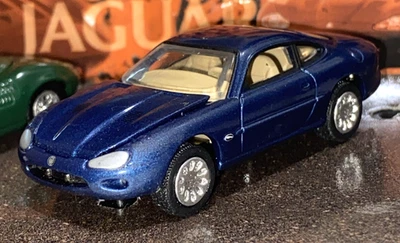 Hot Wheels - Juego de autos deportivos clásicos Jaguar coleccionables exclusivo - Jaguar XKR-1998 Foto 1 de 4