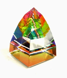 Swarovski Pyramid Prism Small Paperweight with Original Swarovski Box Art.7450 - Picture 1 of 14