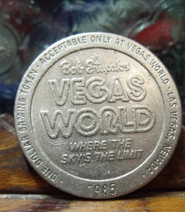 1985 LAS VEGAS WORLD BOB STUPAK THE MAVERIICK $1 CASINO TOKEN - Picture 1 of 2