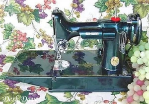 Máquina de coser Desk Dave's "HUNTER GREEN"" Singer peso pluma 221 - Imagen 1 de 2